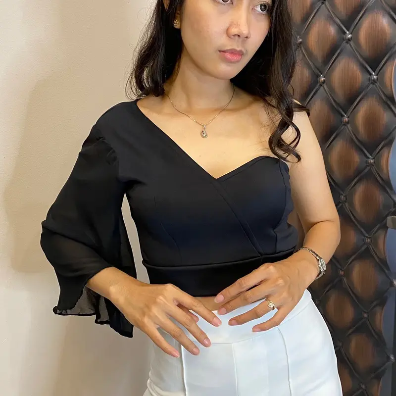 Daisy Atasan One Shoulder Scuba Crop Top One Shoulder Scuba Chiffon Lengan Terompet Baju Wanita 8