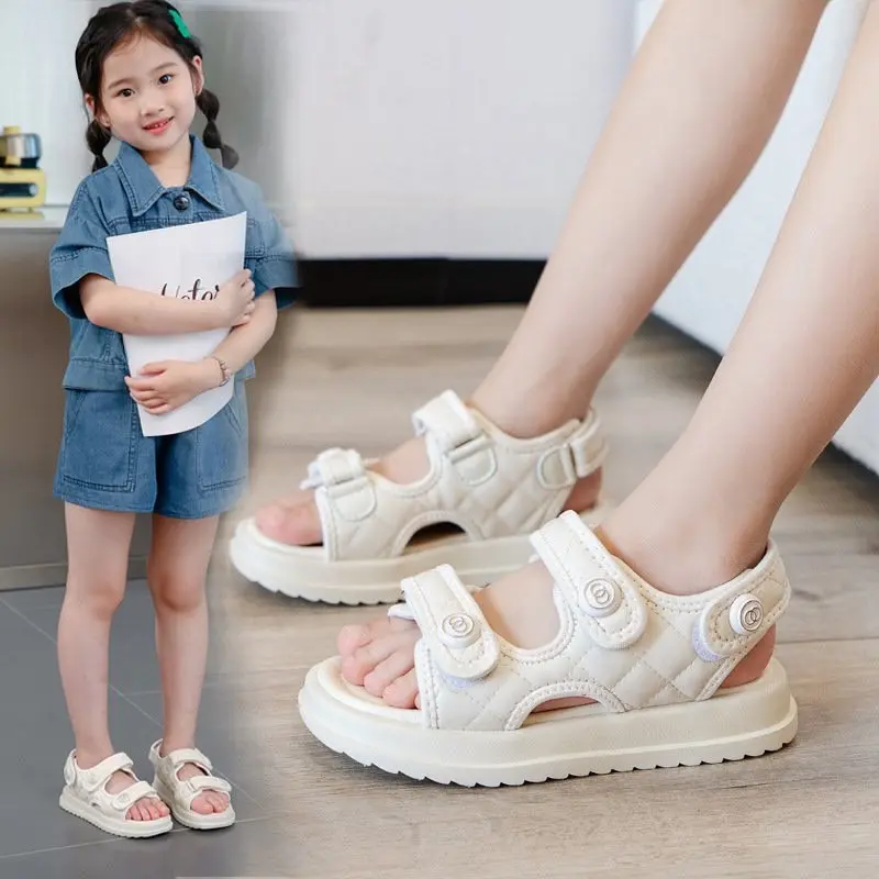 (QCCC) Dép Quai Hậu Bé Gái Đi Học, Sandal Quai Dán, Dép Xăng Đan  Siêu Mềm Cho Bé Gái 3-12 Tuổi