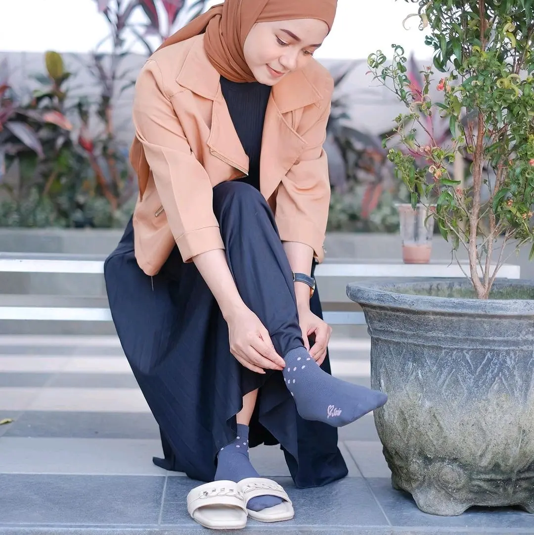 kaos kaki polka tumit semata kaki Motif Pendek Wanita
