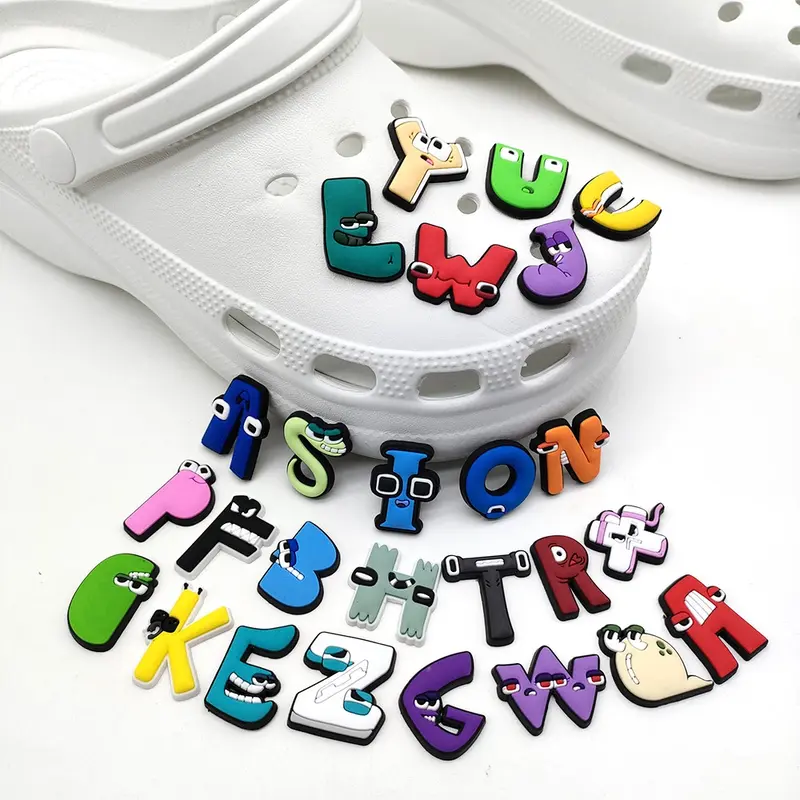 215 Pin Sandal Charms Huruf Karakter Hewan Gigi Smile 2