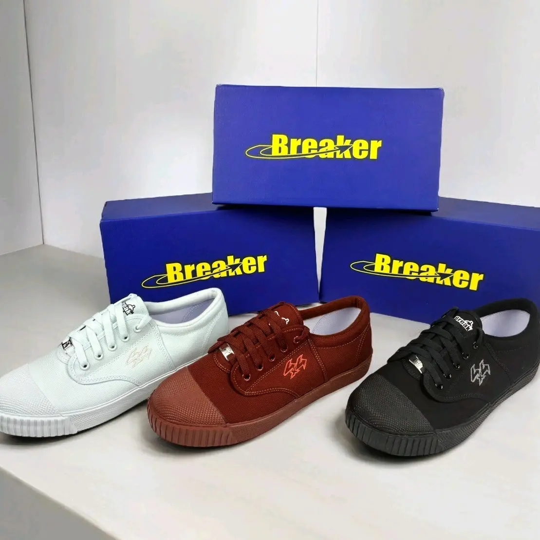 รองเท้านักเรียนชาย Breaker 4x4 รุ่นคลาสสิค พื้นเรียบสีเขียว เบอร์ 31 ถึง 45 (สามารถขอบิลเบิกทางโรงเรียนได้)
