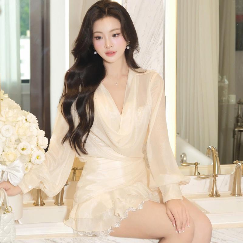  Set Khiết gồm áo cổ đổ và chân váy xếp tầng tằm mềm mịn kèm bra ren phong cách sang trọng  KS330 