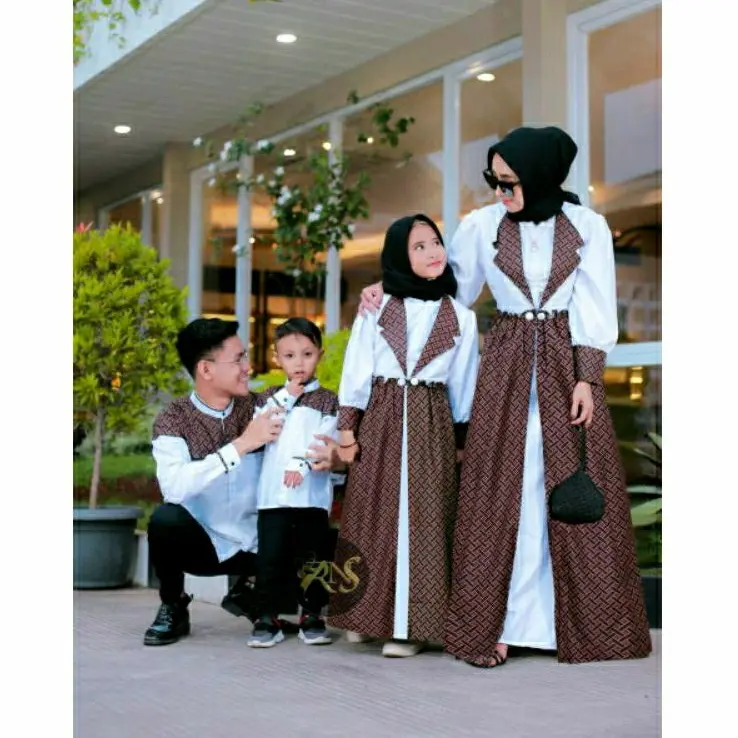 Baju Couple Keluarga Lebaran  Muslim Warna Putih Mewah Sarimbit Family Set Marina Raya Series Hijab Atasan Pria Dewasa Koko Pasangan Ayah Dan Anak Laki-laki Lengan Panjang Gamis Ibu Gamis Anak Perempuan Model Elegan Modern Kekinian Terbaru Masakini