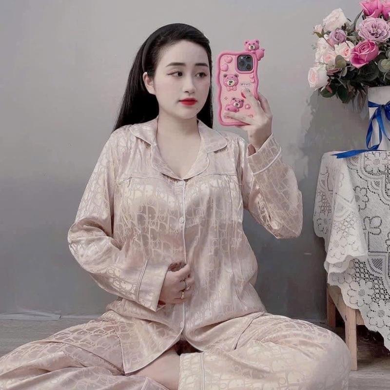 Bộ lụa sau sinh có khoá cho bé tu ti 2