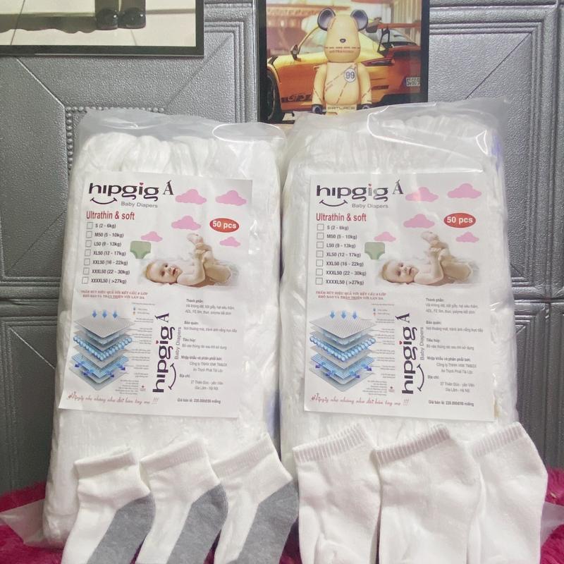 1 Bịch 50 Miếng Bỉm Quần Hipgig A Fom Xuông [ TẶNG 5 ĐÔI TẤT CHO BÉ ]