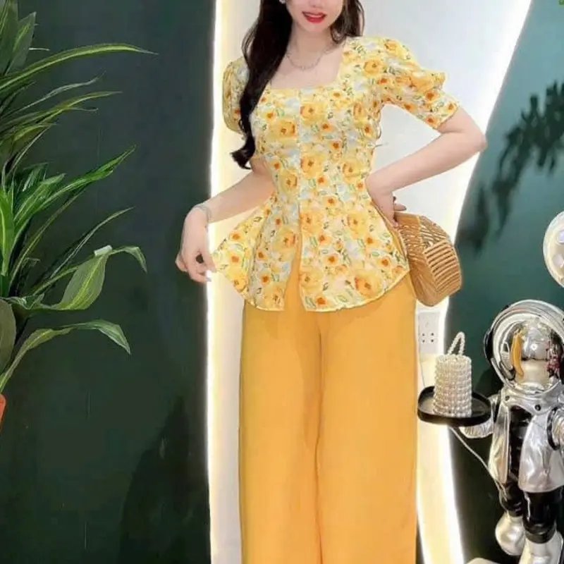 Bộ Quần Áo Bà Ba Nữ  Cổ Vuông Tay Ngắn Phồng Nút Ngọc Top 2