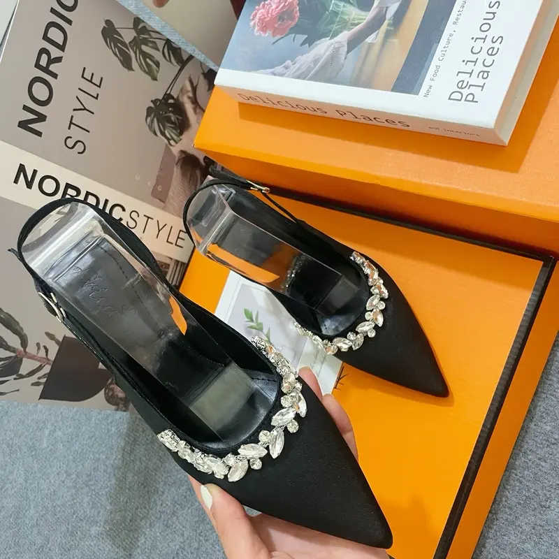 GIÀY MŨI NHỌN ĐÍNH ĐÁ HẠT XOÀN 7P,9P SANG CHẢNH LN2 DéP Shoes Nữ Nhung 2
