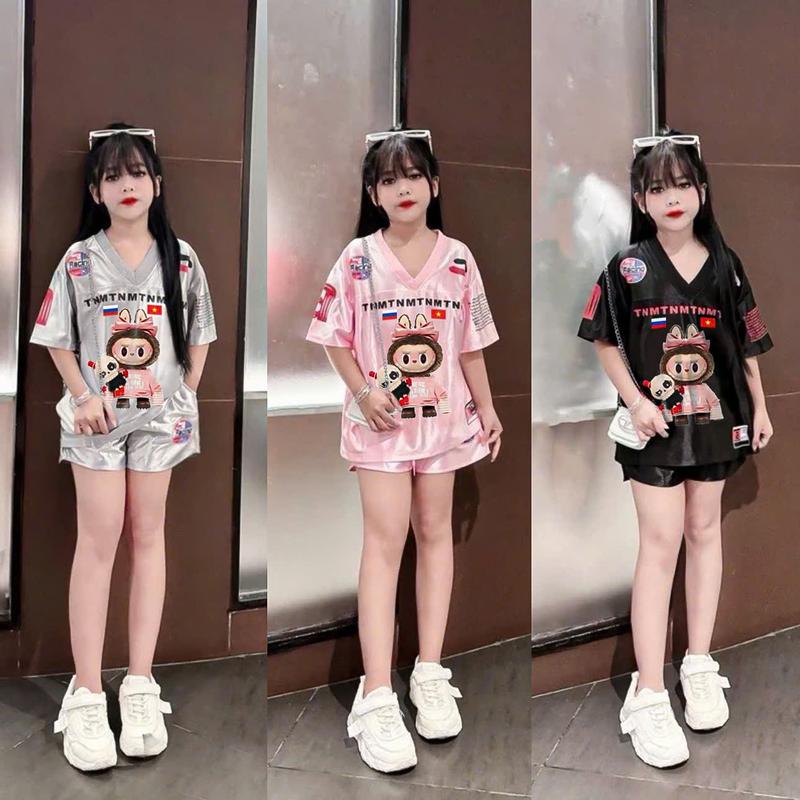 Sét bộ quần đùi áo thun BÉ GÁI ( HỌA TIẾT IN HÌNH LABUBU )đáng yêu dành cho bé gái size 9-44 kg chất BÓNG cộc tay thoáng mát ( mã 0004)