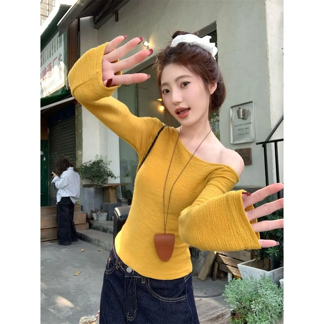 Áo Phông Trễ Vai Màu Vàng, Phong Cách Hàn Quốc, Dành Cho Phụ Nữ, Đầu Mùa Xuân, Thiết Kế Đẹp, Không Dây Độc Đáo, Vai Nghiêng, Ngắn, Ngọt Ngào, Áo Cô Gái Nóng Bỏng