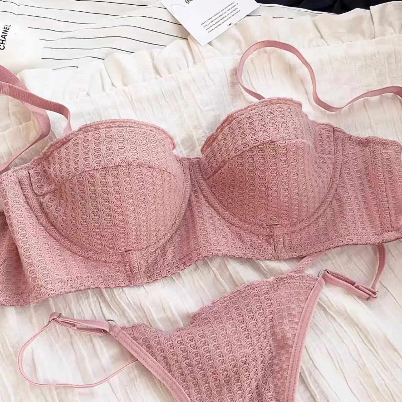 Áo Ngực Gọng Dây Mềm Mỏng Nửa Cúp Đơn Giản, Dễ Thương Và Gợi Cảm