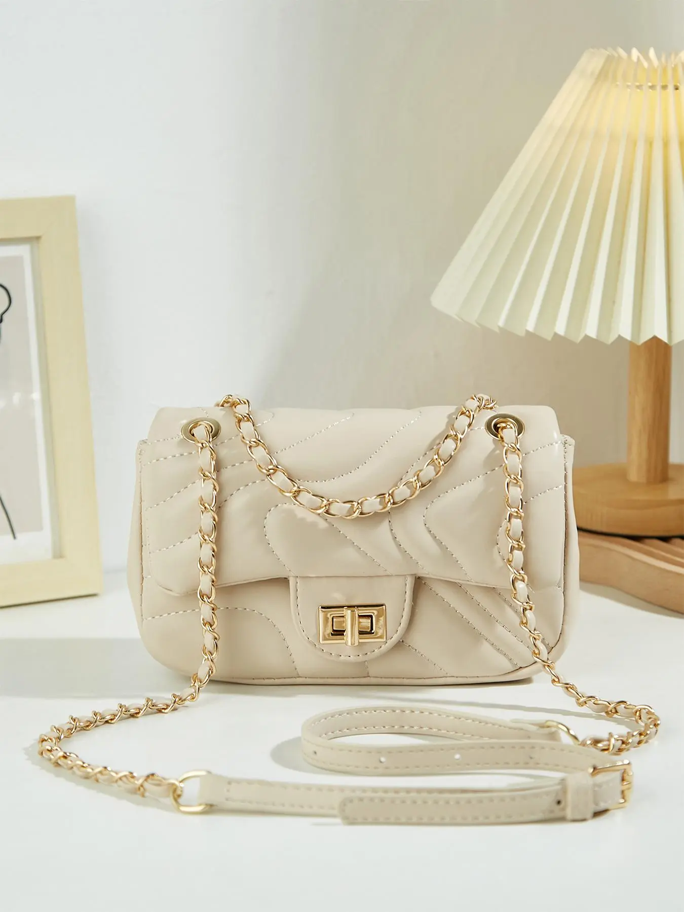 Women's Elegant Quilted Crossbody Bag, Fashionable Chain Strap Design Shoulder Bag for Work & Daily Used, Casual Trendy Versatile High-quality Daily Commuting Bag, Girl Fashionable Shopping Bag