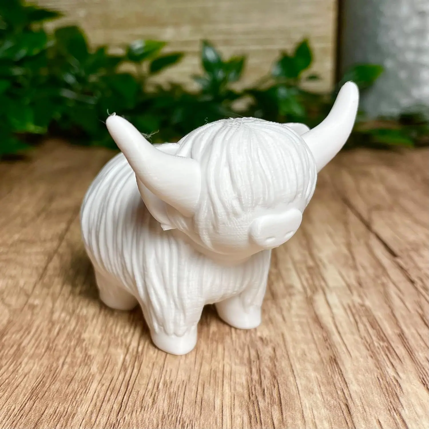 Cute Highland Cow Design Figurine, Mini Multicolor Animal Standing Ornament, Pretty Statue for Home Office Bedroom Living Room Dining Room, Decoration Items