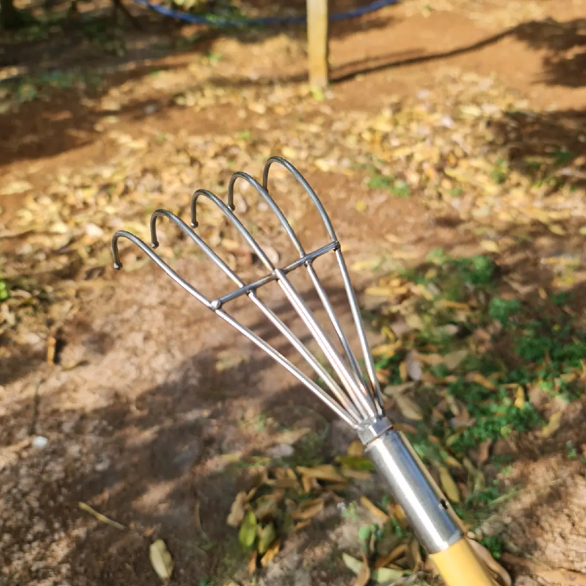 cào bông sầu riêng bằng inoc  gắn bi chống xước bông .chuôi ốc 8mm lắp ráp .