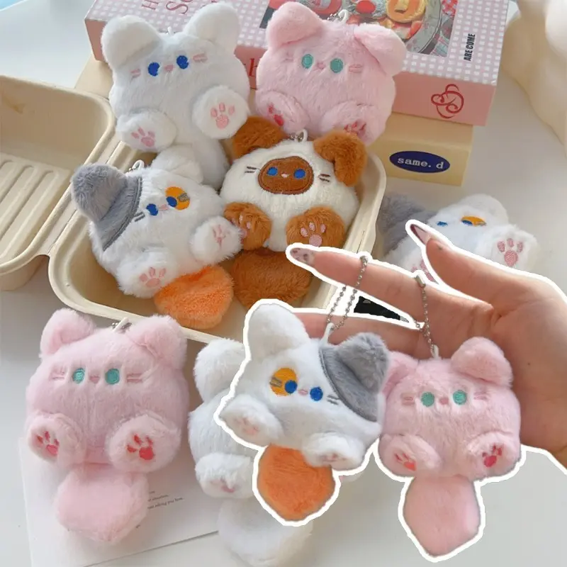 ตุ๊กตาแมว ตุ๊กตาแมว ดีไซน์การ์ตูนแมวน่ารัก พวงกุญแจ ขนปุย นุ่ม ยัดไส้ เหมาะสำหรับกระเป๋าเป้สะพายหลังและกระเป๋า จี้พวงกุญแจ ของขวัญสำหรับเด็กและแฟนสาว