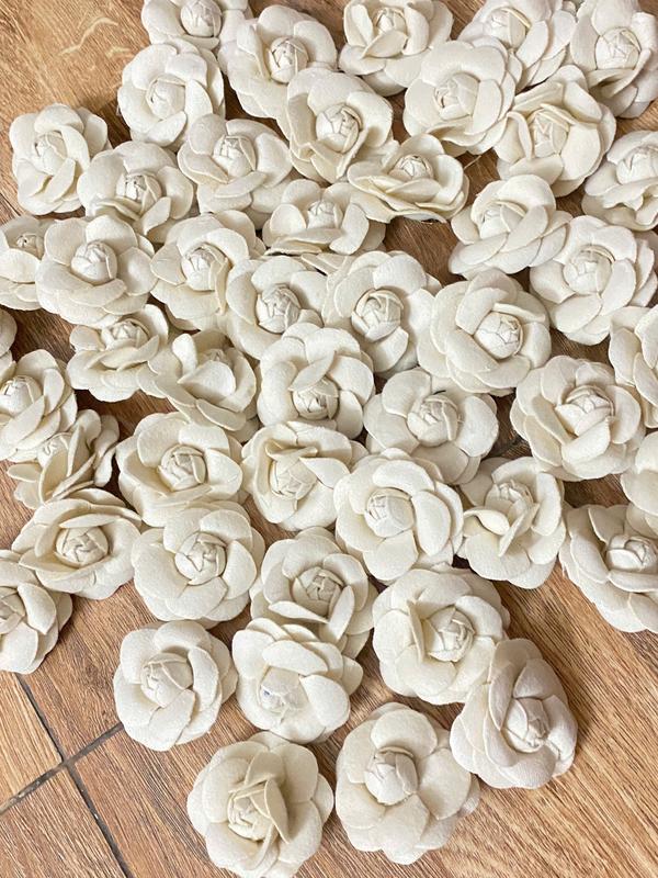 Ngolas - Hoa Trà Dạ Cao Cấp cấp Handmade Màu Nude Có Ghim Sau Cài Áo 7