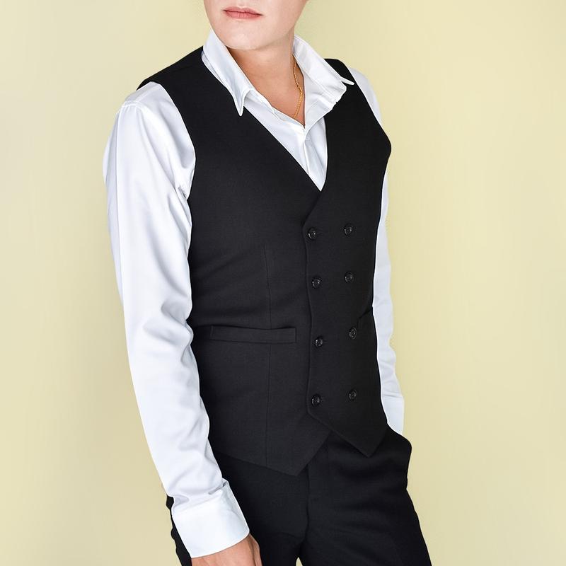 Áo gile nam màu đen 8 nút form ôm body + nơ đen Menswear 2