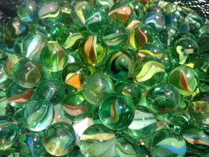 mainan kelereng, kaca, bulat, pelangi, bisa di pakai semua kalangan, dan bisa untuk hiasan Anak Games Rumah Toys