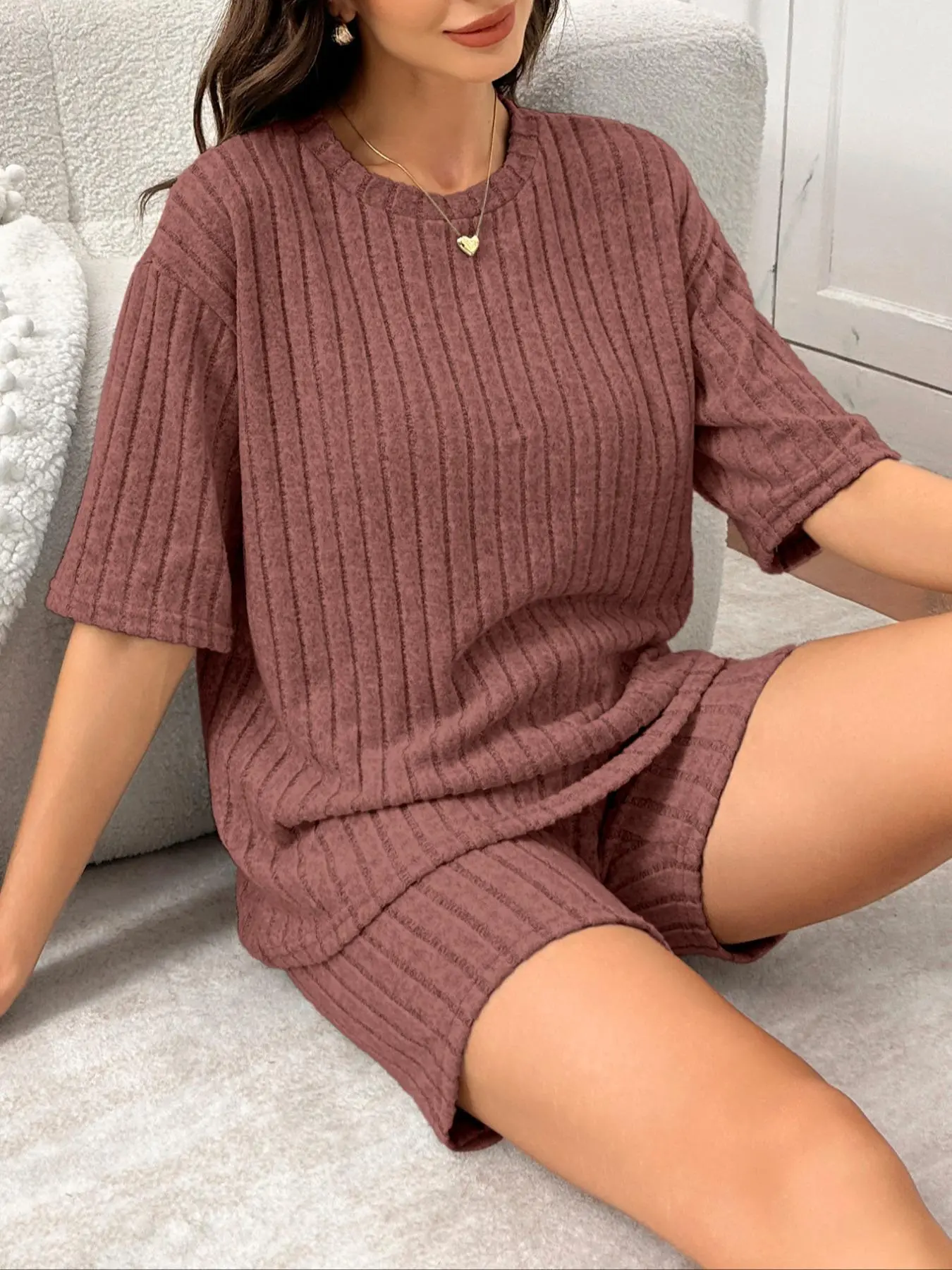 Women's Solid Ribbed Tee & Shorts Ribbed Lounge Set, Casual Comfy Round Neck Short Sleeve T-shirt & Shorts Pj Set, Ladies Sleepwear for All Seasons, Pajamas