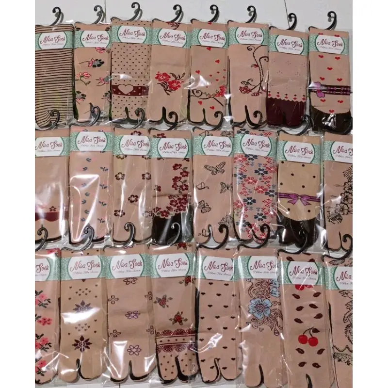 30 pasang kaos kaki motif cream coksu tapak hitam/kaos kaki jempol lusinan/kaos kaki motif jempol nilon