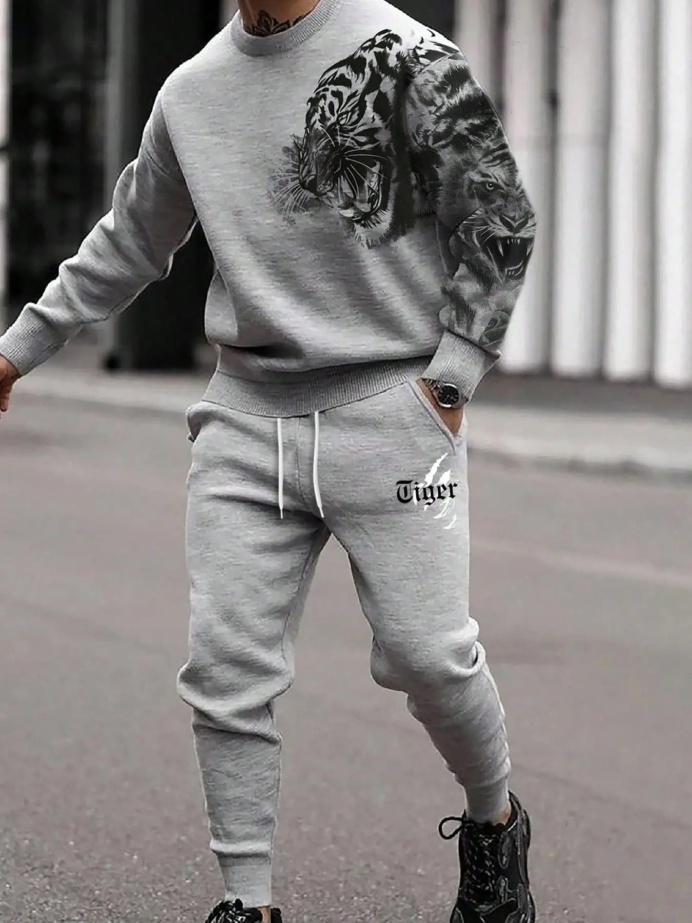 Men's Tiger Print Sweatshirt & Letter Print Drawstring Waist Sweatpants Set, Regular Fit Casual Round Neck Long Sleeve Pullover & Pocket Jogger Pants, Men's Two-piece Outfits for Fall & Winter， Men Sweatsuit Set