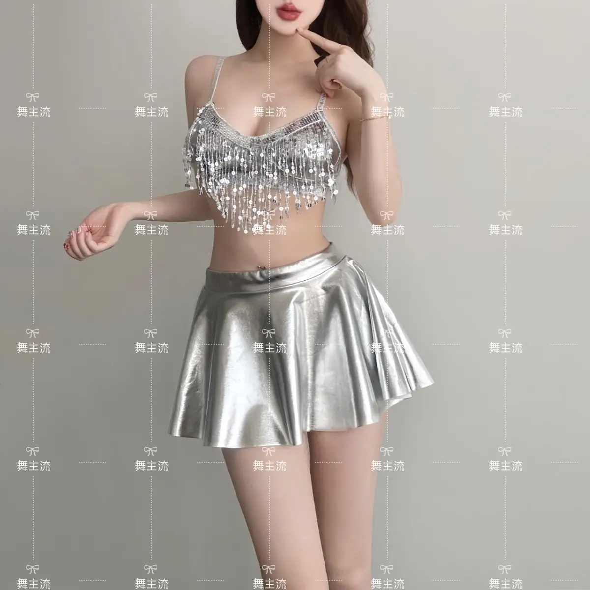 Bộ Đồ Khiêu Vũ Jazz, Phong Cách Mới, Cổ Áo Gogo Nữ Bar Dj, Trang Phục Sân Khấu, Quần Áo Biểu Diễn Ds, Áo Vest Màu Bạc Gợi Cảm, Váy Ngắn