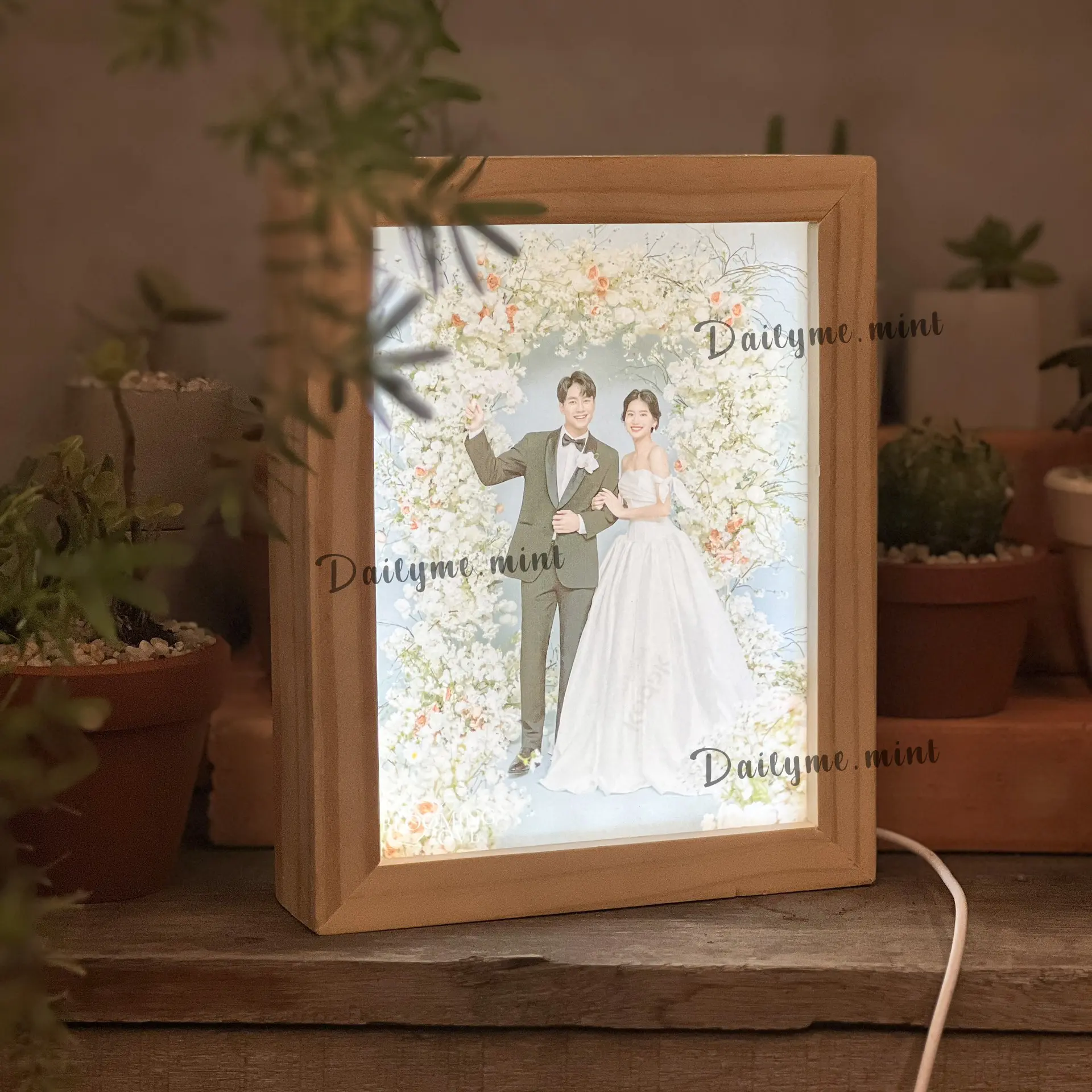 Khung Ảnh Phát Sáng 2 Mặt In Theo Yêu Cầu - Dailymemint