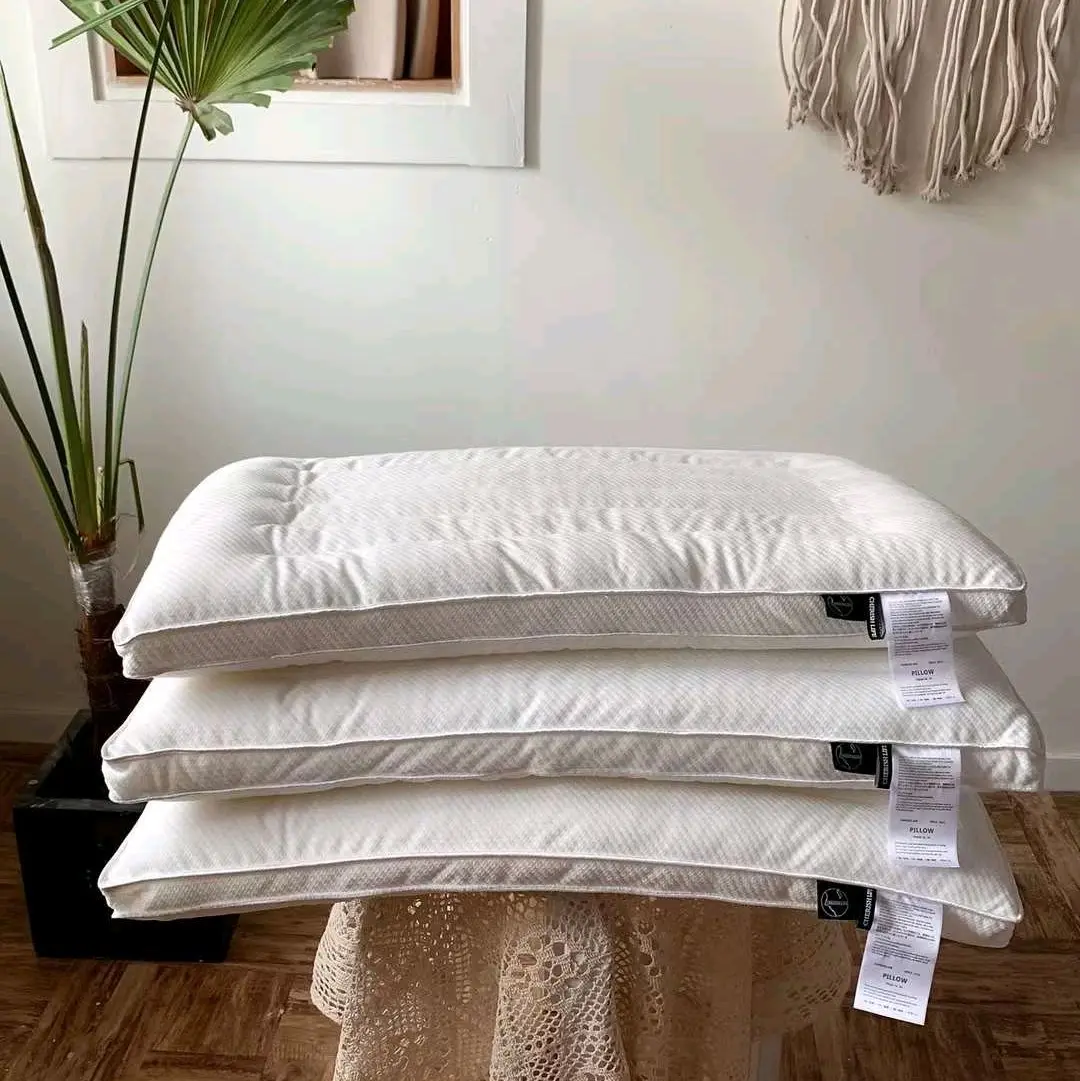 Gối nhật thấp siêu mềm mại hỗ trợ cho người đau vai gáy