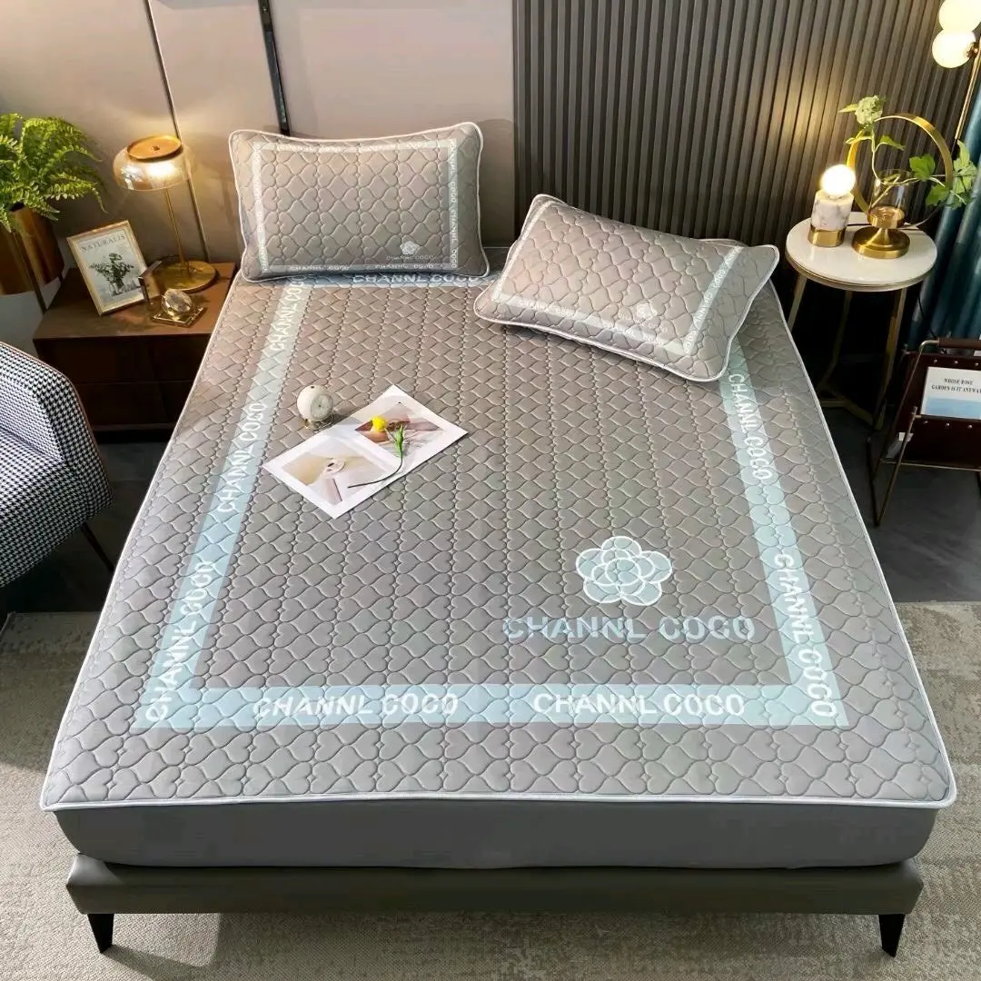 Chiếu Điều Hòa Cao Su Non 6D Mát Lạnh, Thấm Hút Mồ Hôi, Hoạ Tiết Trần Tim -Tặng Kèm 2 Vỏ Gối Đầu