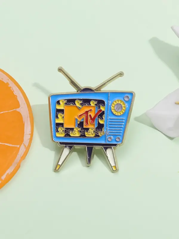 Vintage Tv Shaped Brooch, Enamel Pin Suitable for Backpacks, Jeans, Scarves, Hats Decoration,  Trendy All-match & Exquisite Brooch for Birthday Gift 2