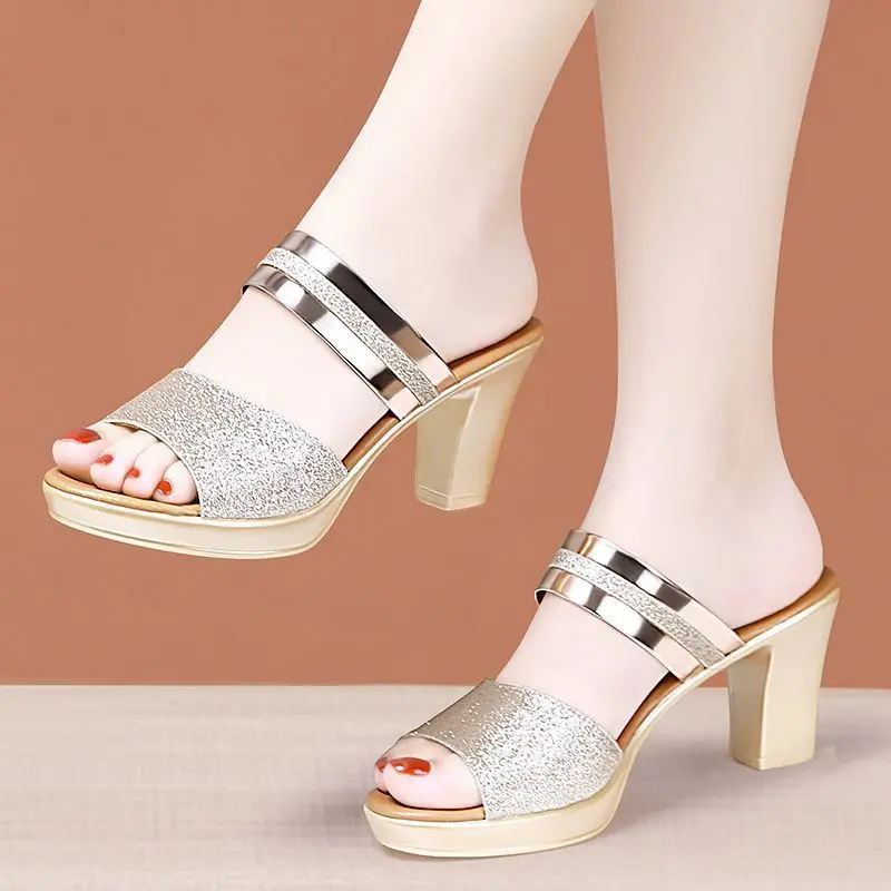 Vàng Miệng Cá Giày Sandal Nữ Mùa Hè 2024 Mới Dày Giày Cao Gót Thời Trang Áo Khoác Ngoài Size Lớn Dép dép big Nhung Shoes