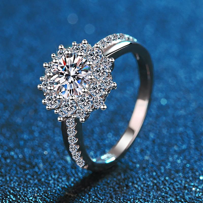 Product Introduction of S925 sterling silver moissanite 1 carat ring female luxury sunflower wedding ring moissanite ring female 5