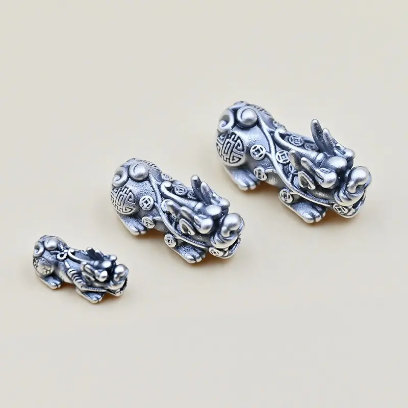 Charm Tỳ Hưu bạc Thái mix các loại vòng tay đá phong thủy, handmade