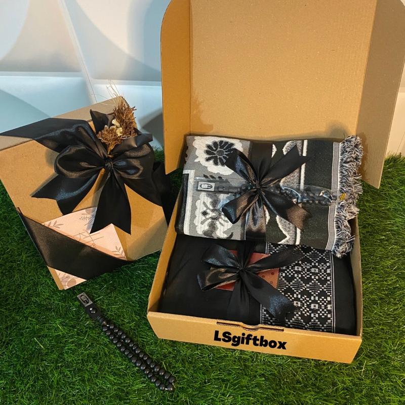 GIFTBOX KADO HAMPERS COWOK COWO PONDOK PAKET IBADAH KADO IBADAH ULANG TAHUN WISUDA ANNIVERSARY WEDDING KELULUSAN 2