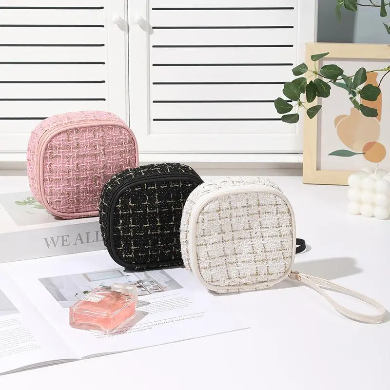 Portable Mini Makeup Bag, 1 Count Fashionable Lipstick Bag, Travel Makeup Bag, Simple All-match Makeup Bag for Women & Girls 6