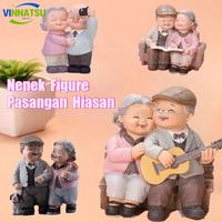 Gambar Vinnatsu Nenek Kakek Couple Bahan Resin Miniatur / Miniatur Kakek Nenek Figure Pasangan Dekorasi Rumah Dekorasi Rumah Hadiah Ulang Tahun Pernikahan/Kakek Couple Bahan Resin Miniatur Kakek - Kamera dari Vinnatsu official Kab. Tangerang 1 Tokopedia