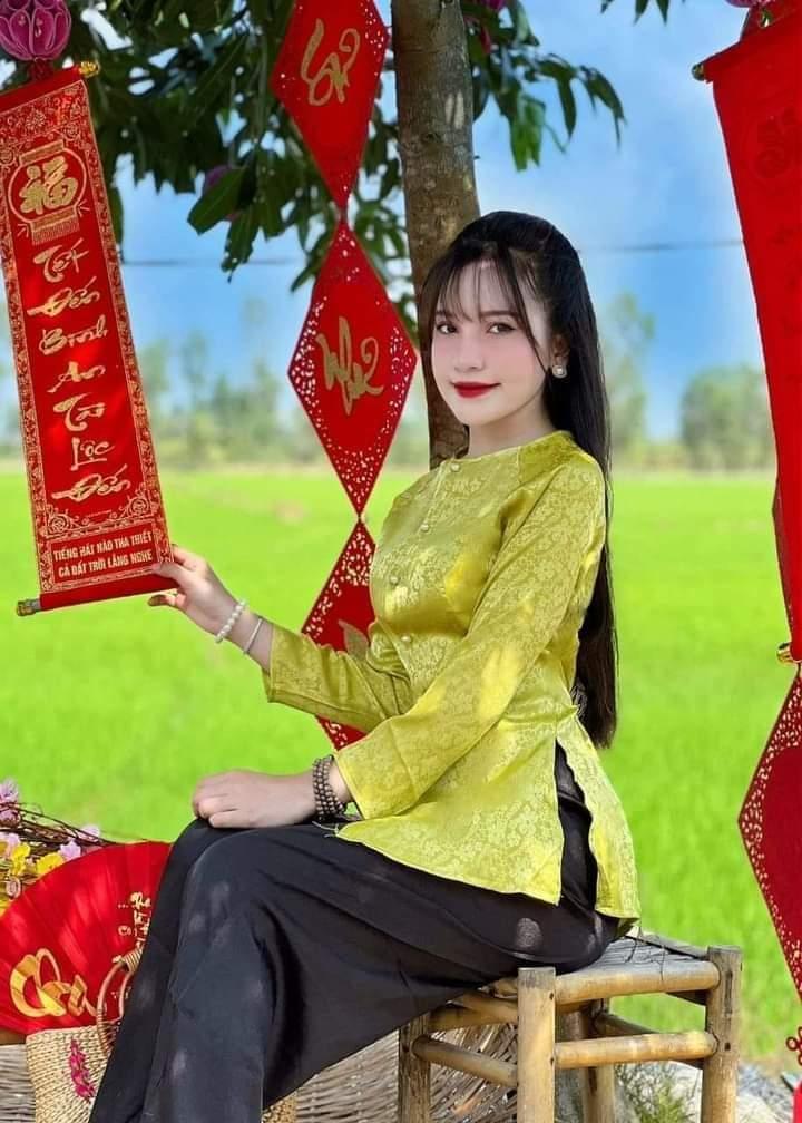 Product Introduction of bà ba, lam gấm  nút bọc tay dài tay ngắn quần đen Women nữ Áo Top bộ gấm  tay phồng 5