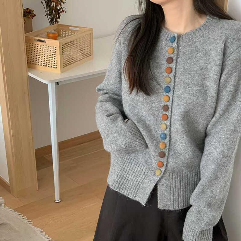 Product Introduction of Áo Len Nữ, Phong Cách Hàn Quốc, Thiết Kế Đơn Giản, Màu Sắc Đơn Giản, Cài Nút, Dài Tay, Áo Cardigan Dệt Kim, Thích Hợp Cho Mùa Thu Và Mùa Đông, SS24 4