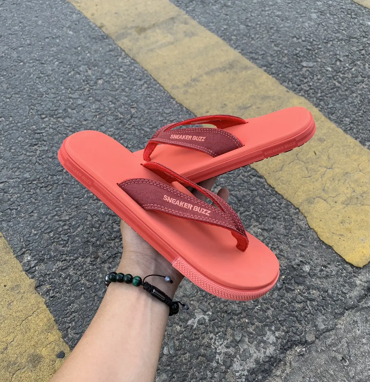 Dép Sneaker Buzz Trắng Cam Quai Đỏ Vải