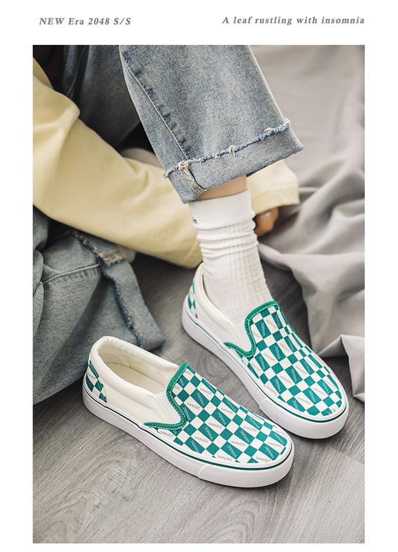 Product Introduction of Women's Plaid Canvas Shoes, Casual Flat Shoes, Low-top Non-slip Wear-resistant Canvas Shoes for Students and Couples 45