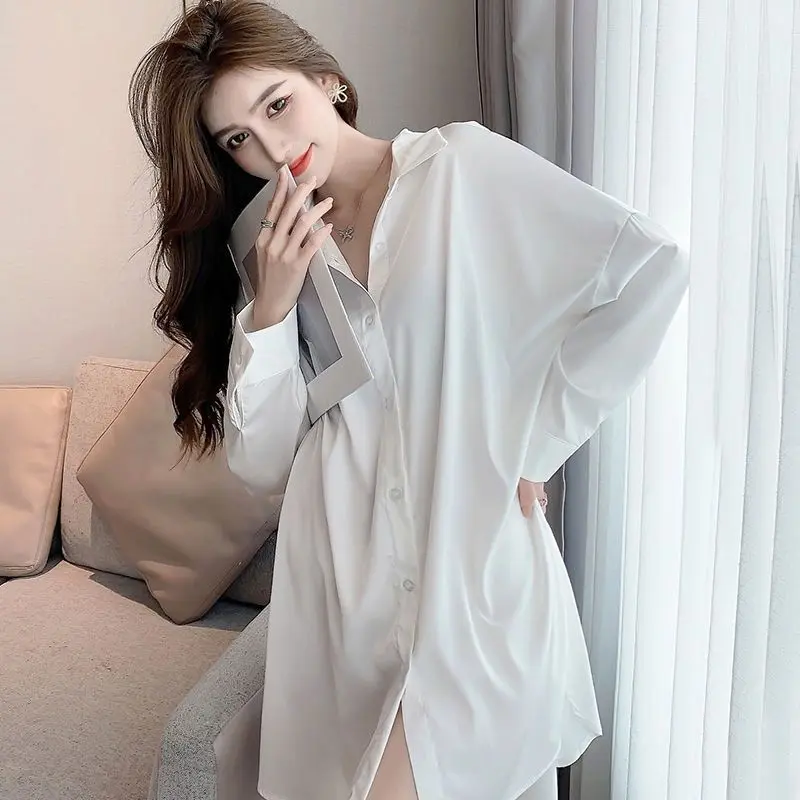 Áo Sơ Mi Voan Dài Tay Mỏng Phong Cách Bạn Trai Ngoại Cỡ Dành Cho Nữ, Thích Hợp Cho Mùa Xuân Và Mùa Hè, Màu Trắng, Phong Cách Dễ Thương Và Gợi Cảm, Dài Trung Bình Phong Cách Người Nổi Tiếng Trên Internet, Đồ Ngủ, Năm 2024