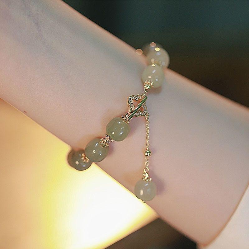 Product Introduction of Fashionable Exquisite Green Imitation Jade Beaded Bracelet For Women Elegant Sweet Wrist Chain Court Style Banquet Daily Jewelry 7