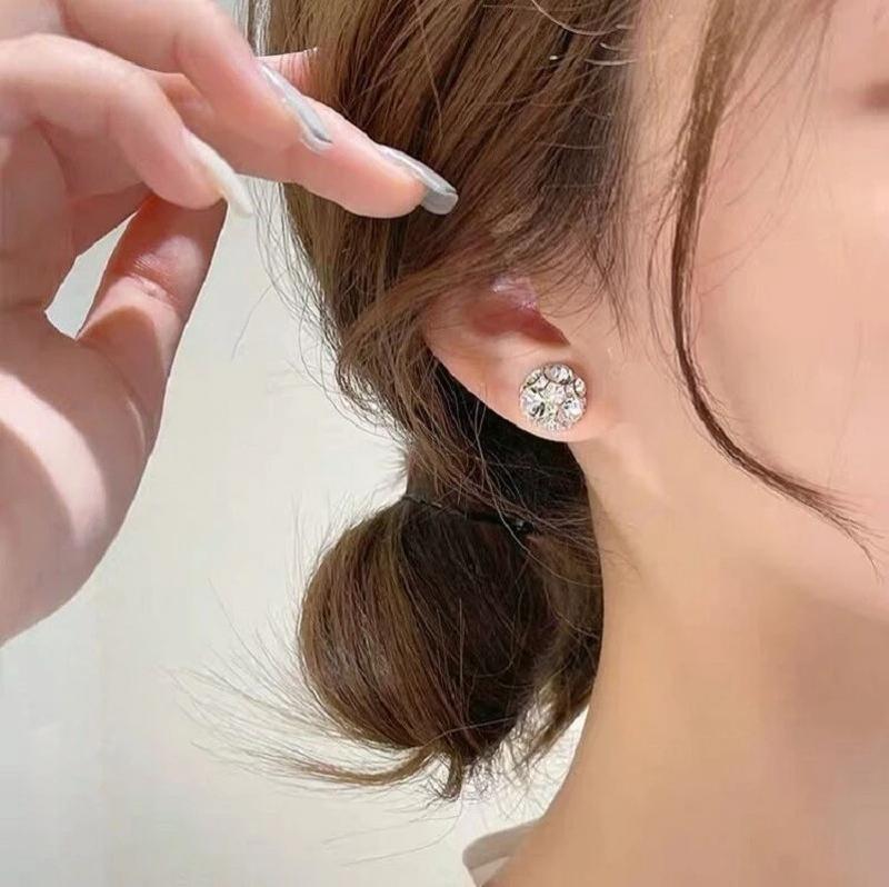 Product Introduction of Magnetic ear clip, elegant design, for women, without ear piercing, new niche design, ear bone clip earrings, earrings gift 0