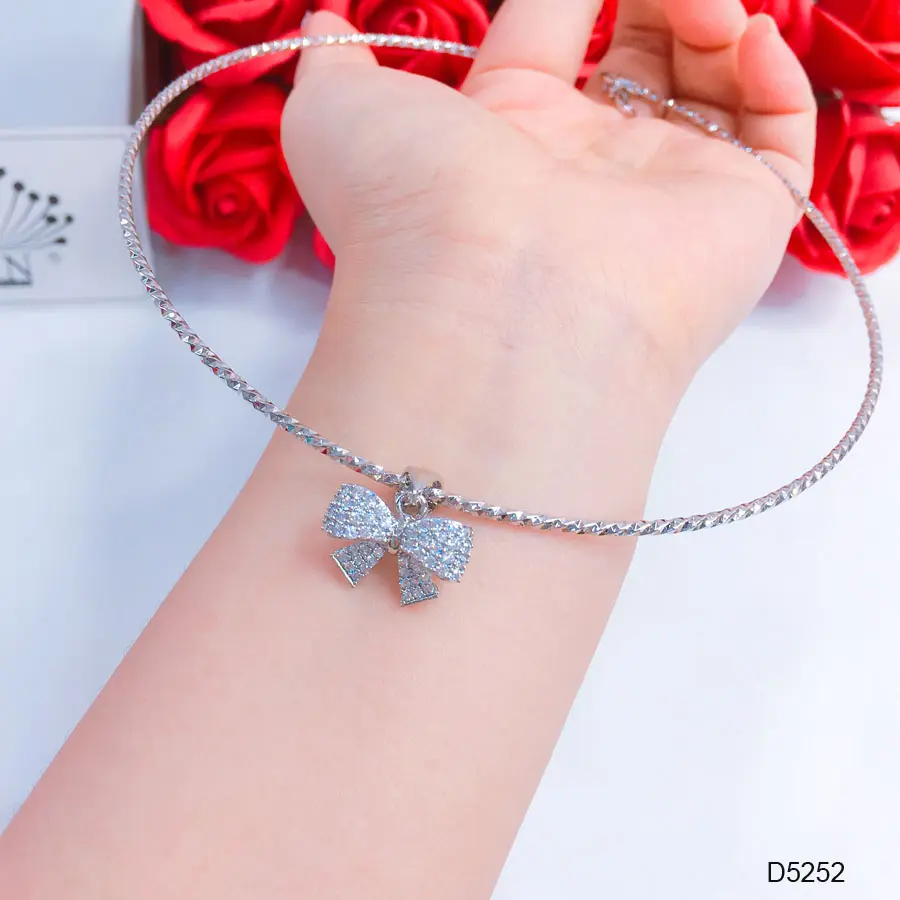 Kiềng cổ nữ, vòng cổ nhuyễn  mặt nơ  đính đá cao cấp Orin D5252