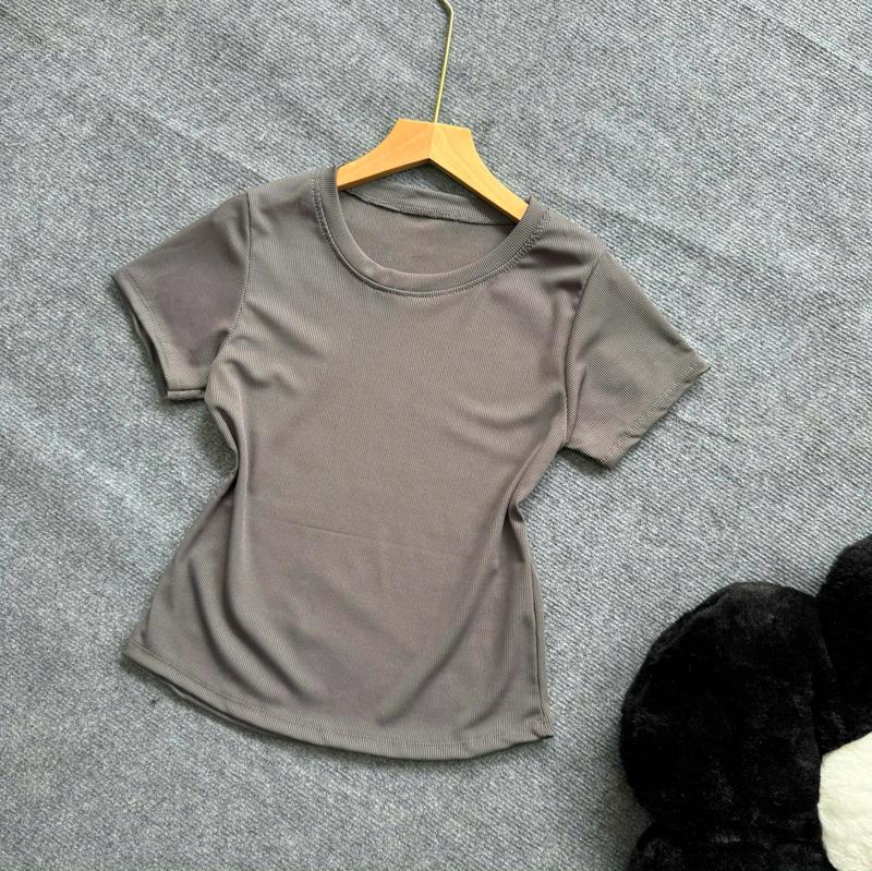 Product Introduction of Áo Thun Bigsize Nữ Tay Ngắn Cổ Tròn Tay Ngắn Chất Tăm Mềm Mịn Trơn Form Basic  - G244 Top Women 17