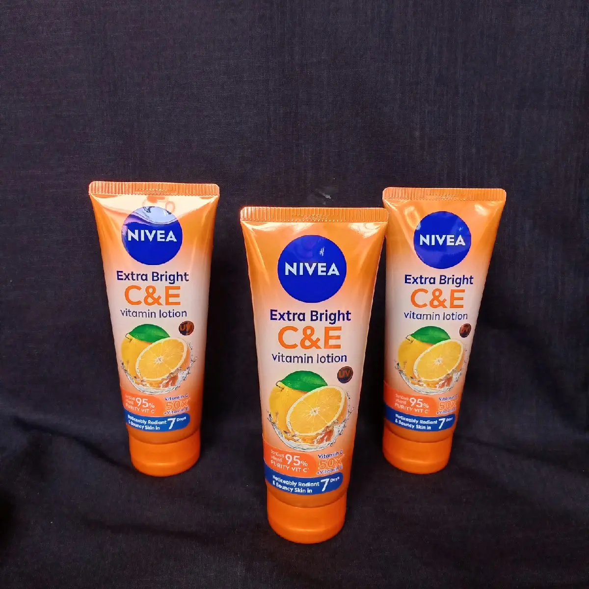 Nivea Extra Bright C&E Vitamin Lotion 180ml (1pcs)