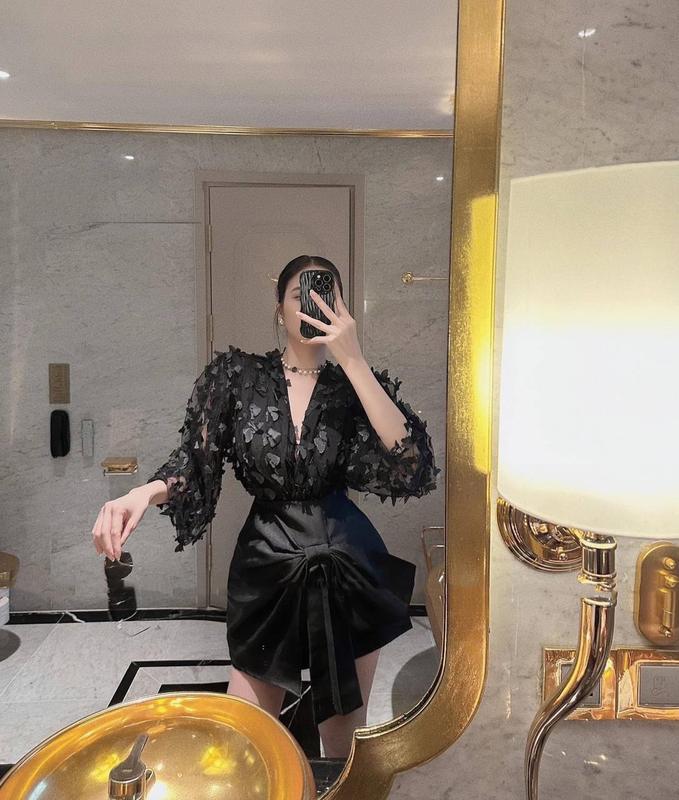 BASIC.CHIC Set áo hồ điệp + chân váy tafta nơ eo 2 màu đen trắng 6