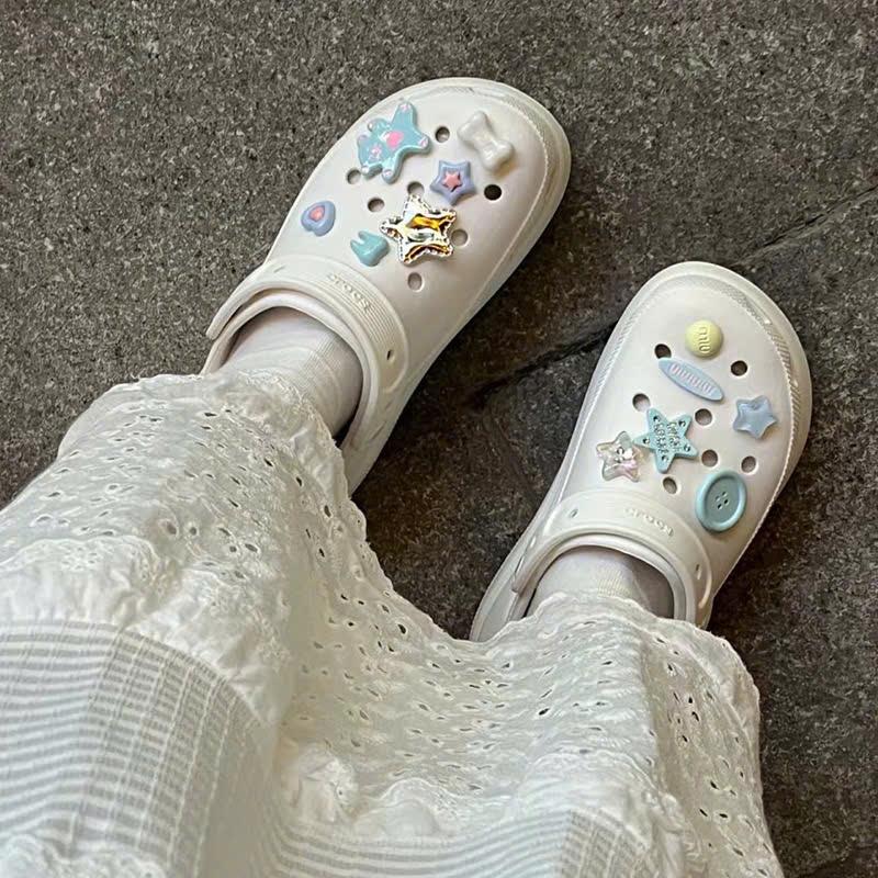 Bộ Sticker 3D, DIY, Jibbitz Charm Nổi Hình Gấu Sao Bạc Dễ Thương Trang Tríày Dép Cross 7