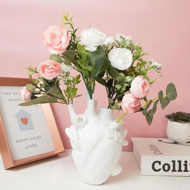 Product Introduction of Heart Shaped Resin Vase, 1 Count Creative Desktop Ornament, Decorative Vase for Home Office, Ideal Housewarming Gift, Valentine's Day Gift Idea 4