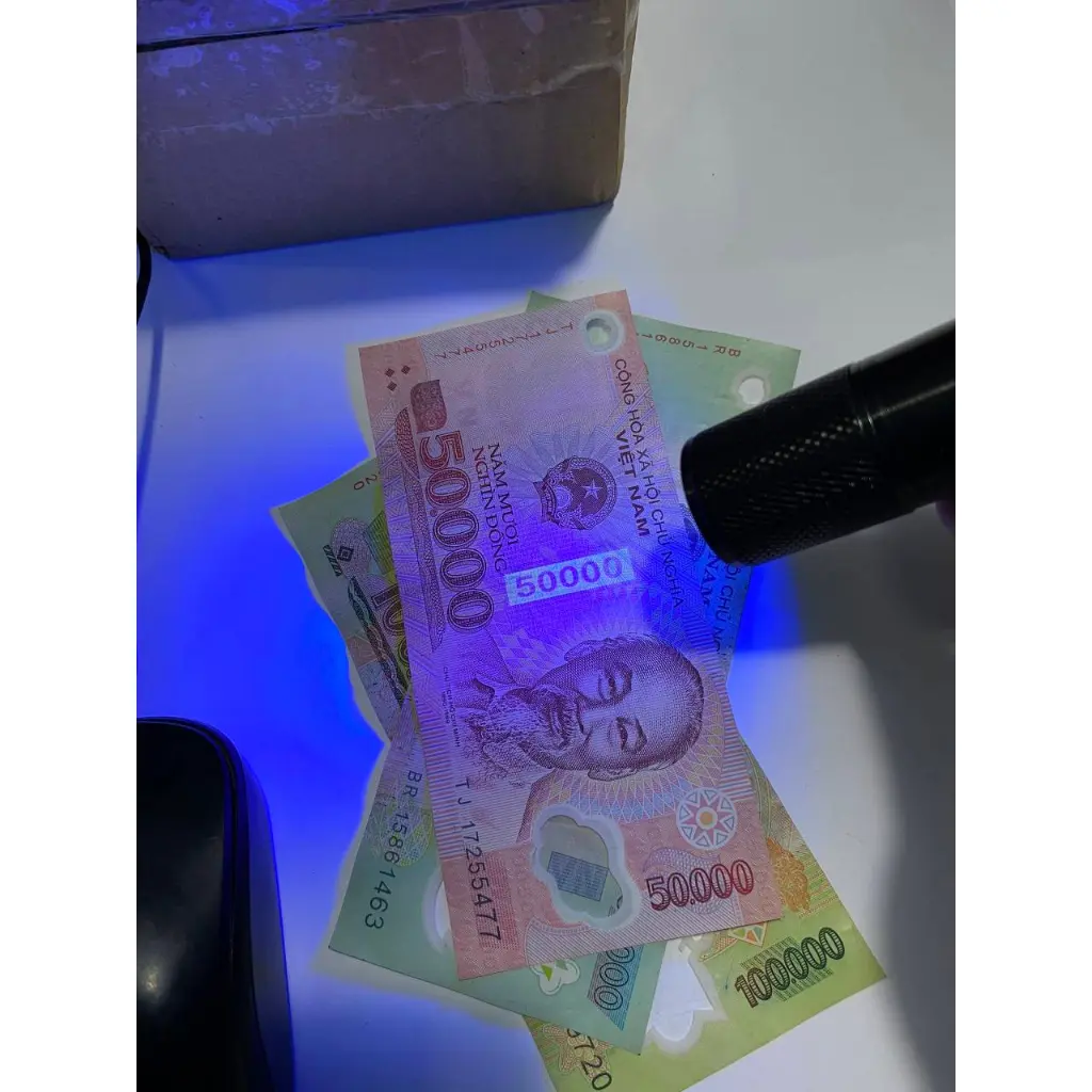 Đèn soi tiền giả, đèn LED UV 9 bóng, đèn soi giấy tờ, cà vẹt, bằng lái xe, vé số, sấy keo [TẶNG KÈM PIN] Mobile