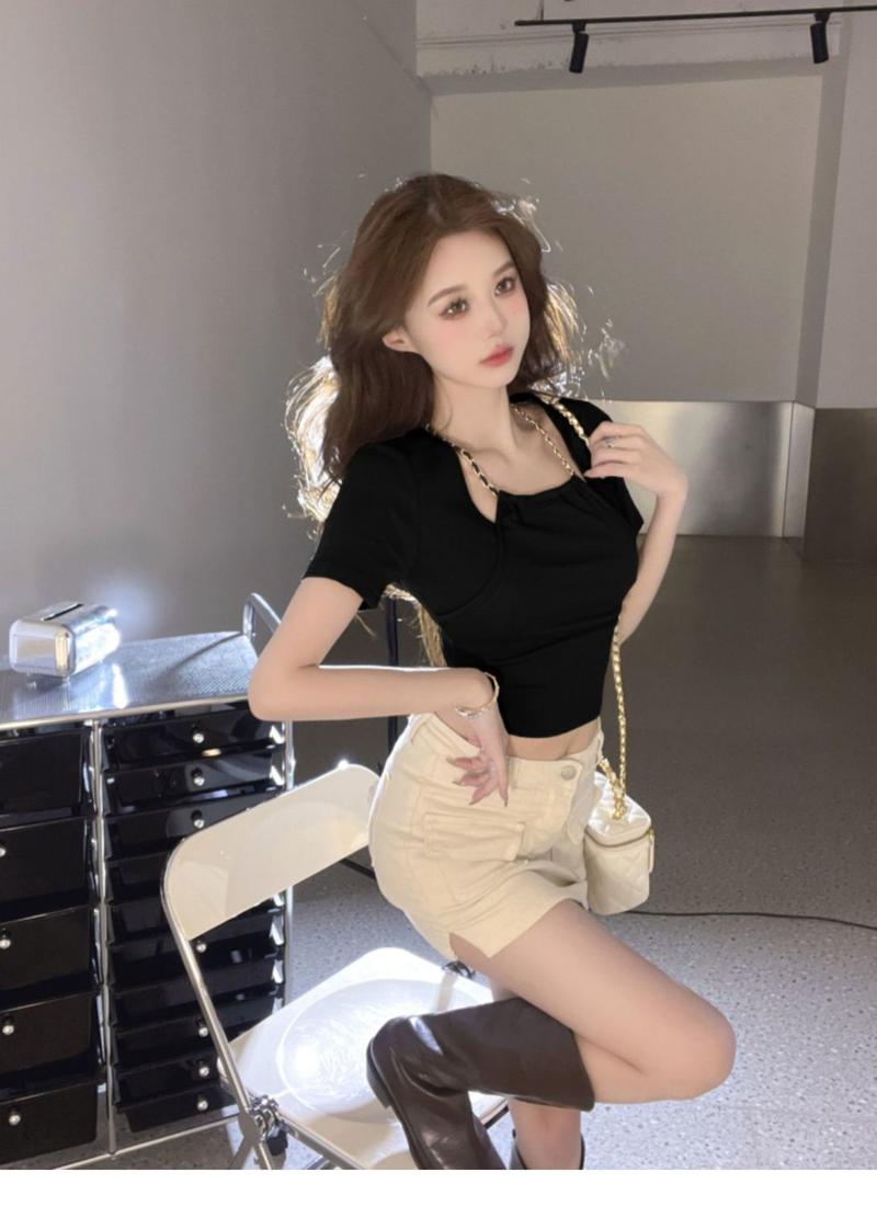 Product Introduction of Áo Thun Ngắn Tay Cổ Yếm Giả Hai Lớp Thiết Kế Độc Đáo Mùa Hè, Dành Cho Nữ, Dáng Ôm, Ngắn, Gợi Cảm Và Dễ Thương, Thiết Kế Đẹp, Thích Hợp Cho Mùa Hè, Áo Ngắn 33